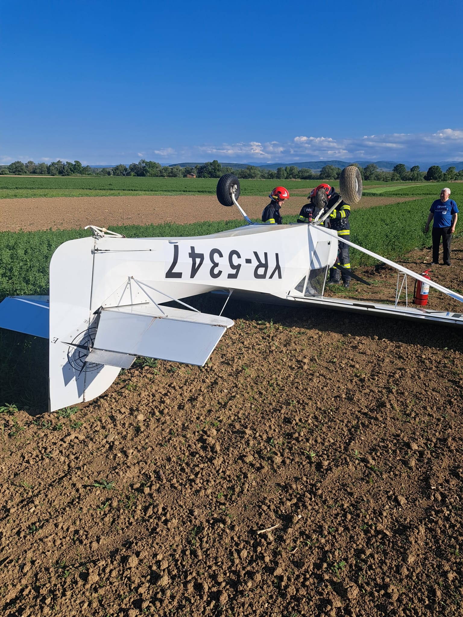 UPDATE Alba: Un avion de mici dimensiuni a aterizat forțat